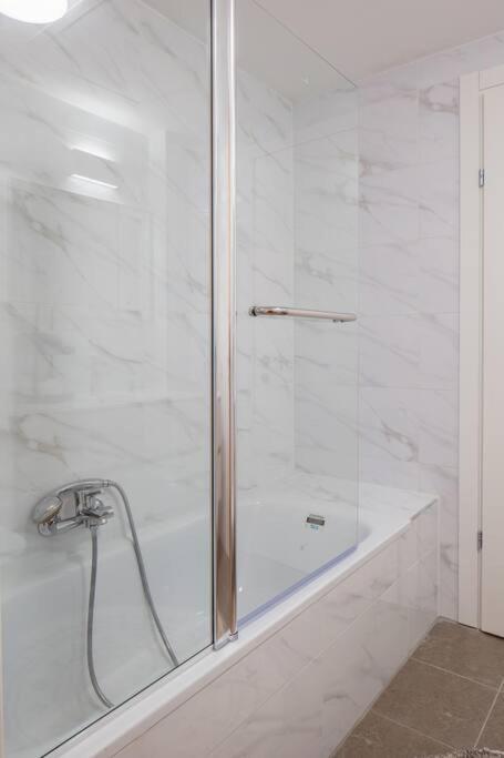 O&O Group- Magical 4Br Apt With Panoramic Sea View Bat Yam Ngoại thất bức ảnh